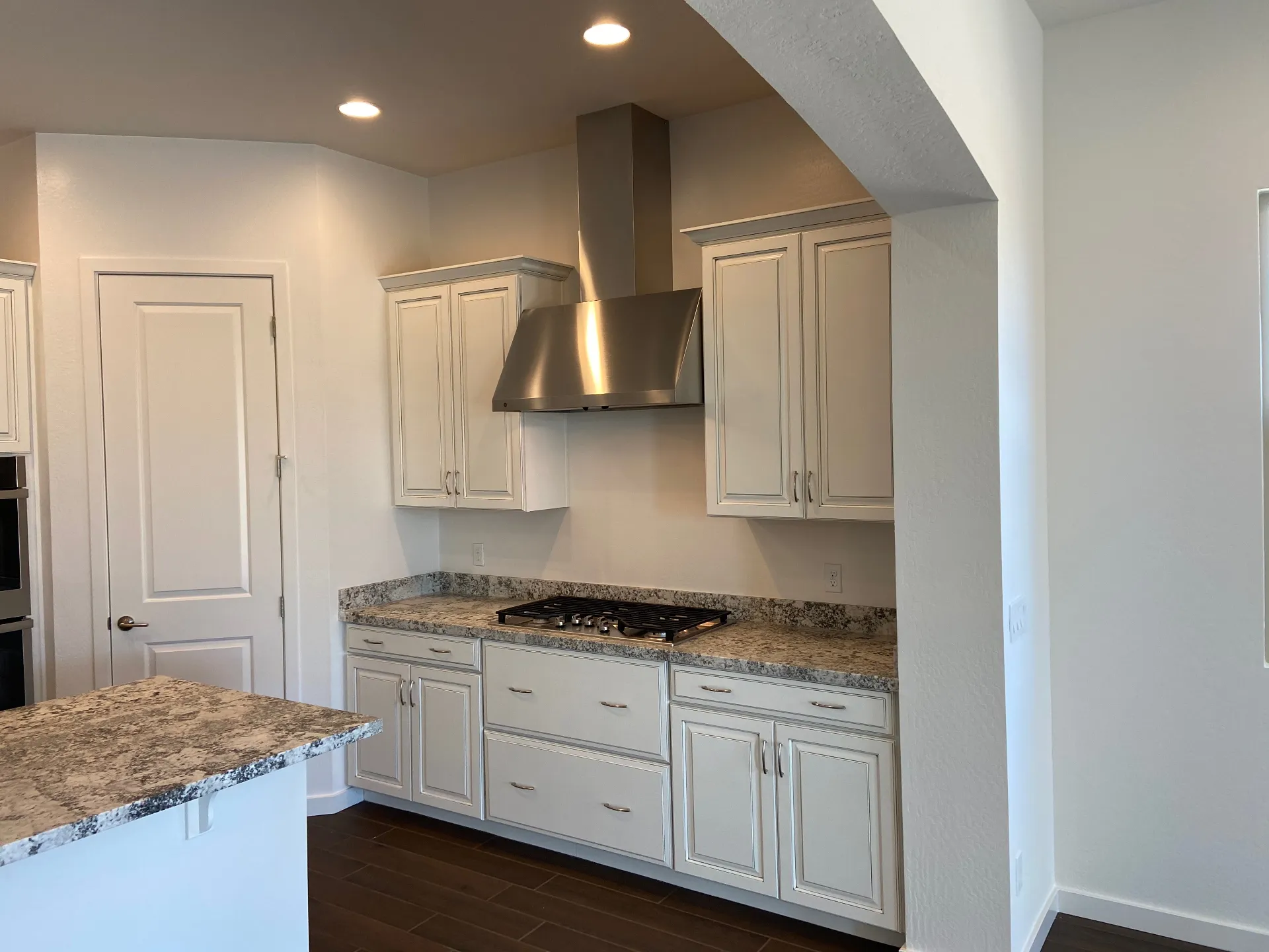 Kitchen before backsplash installation